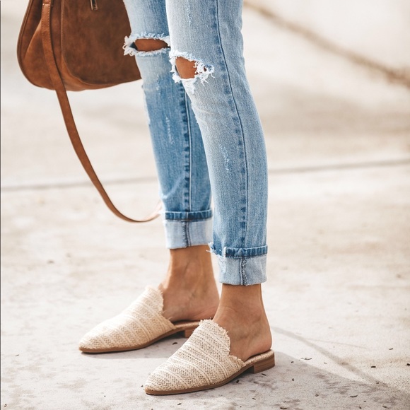 ONE LEFT - Ally Handwoven Artisan Slides Vici - Picture 7 of 8